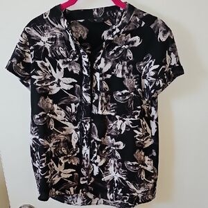 Simply Vera Floral Black and White Women's Top